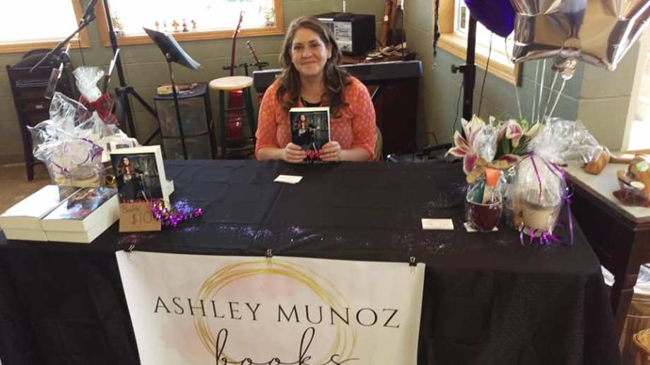 44126859_2326918047535904_8124342957244416_n